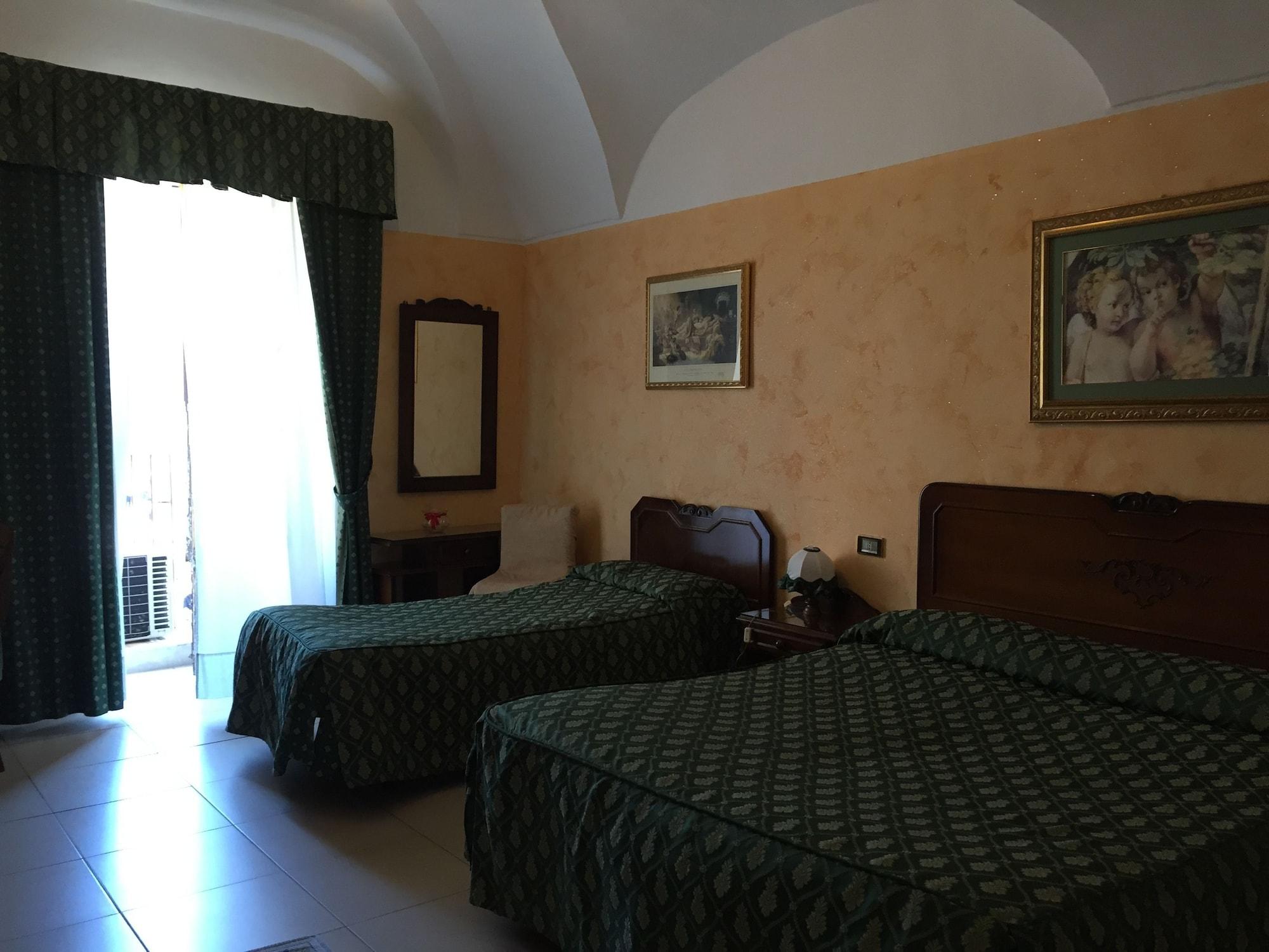 Hotel Centrale Europa Catánia Buitenkant foto